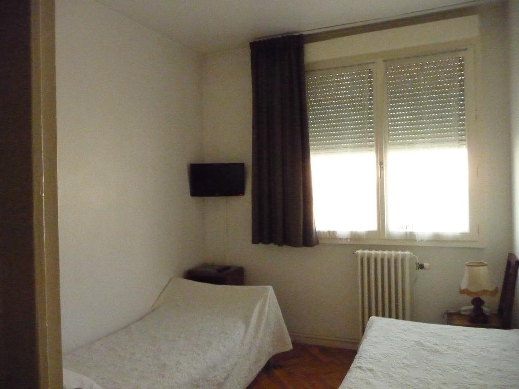Périgueux Hotel De La Gare חדר תמונה