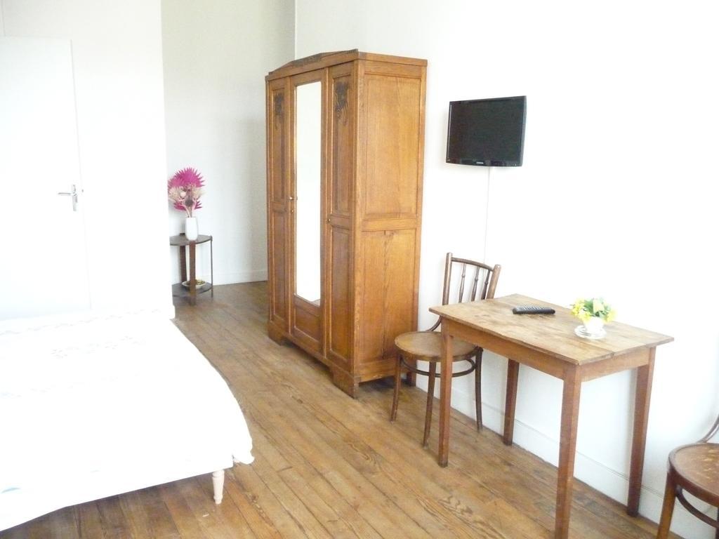 Périgueux Hotel De La Gare חדר תמונה
